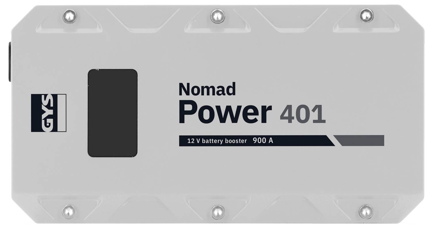 Prenosný batériový štartér označený 'Nomad Power 401' od spoločnosti GYS, s výstupom 12V a kapacitou 900A. Umiestnený v sivom púzdre.