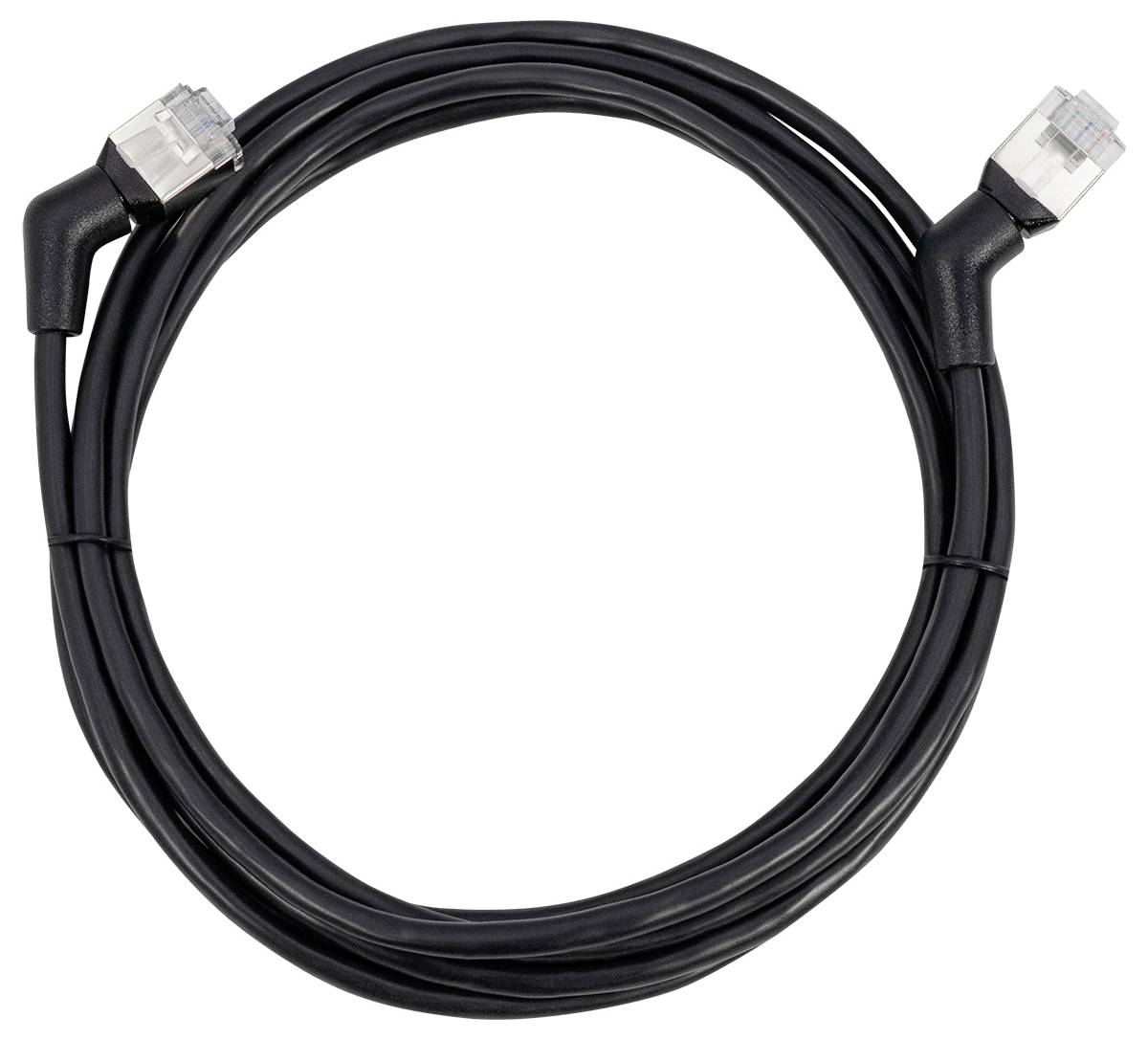 Stočený čierny ethernetový kábel s dvoma priesvitnými konektormi na každom konci.