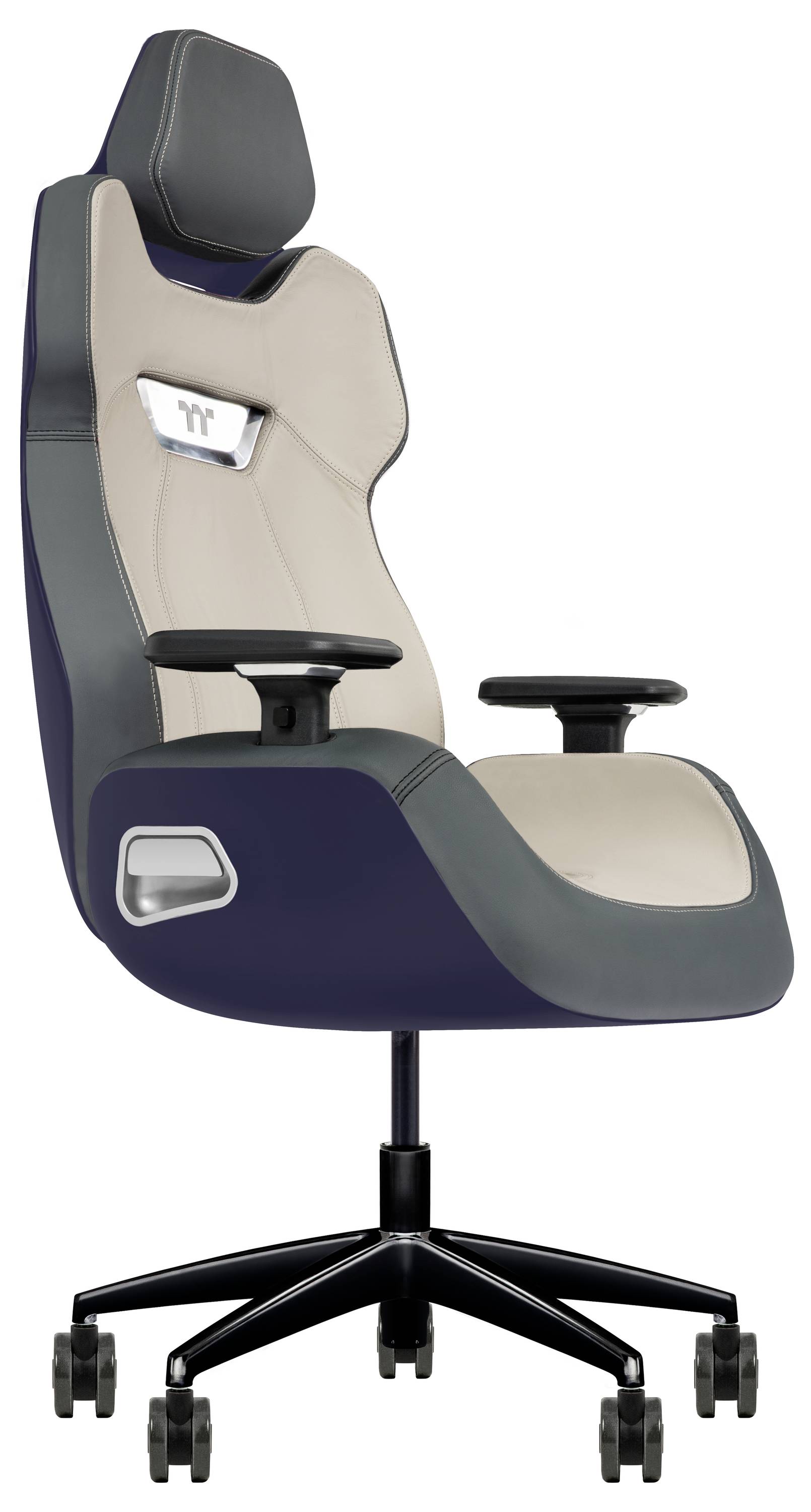 Elegantná, ergonomická kancelárska stolička s vysokým operadlom, nastaviteľnými podrúčkami a hladko sa kotúľajúcimi kolieskami, navrhnutá pre pohodlie a štýl.