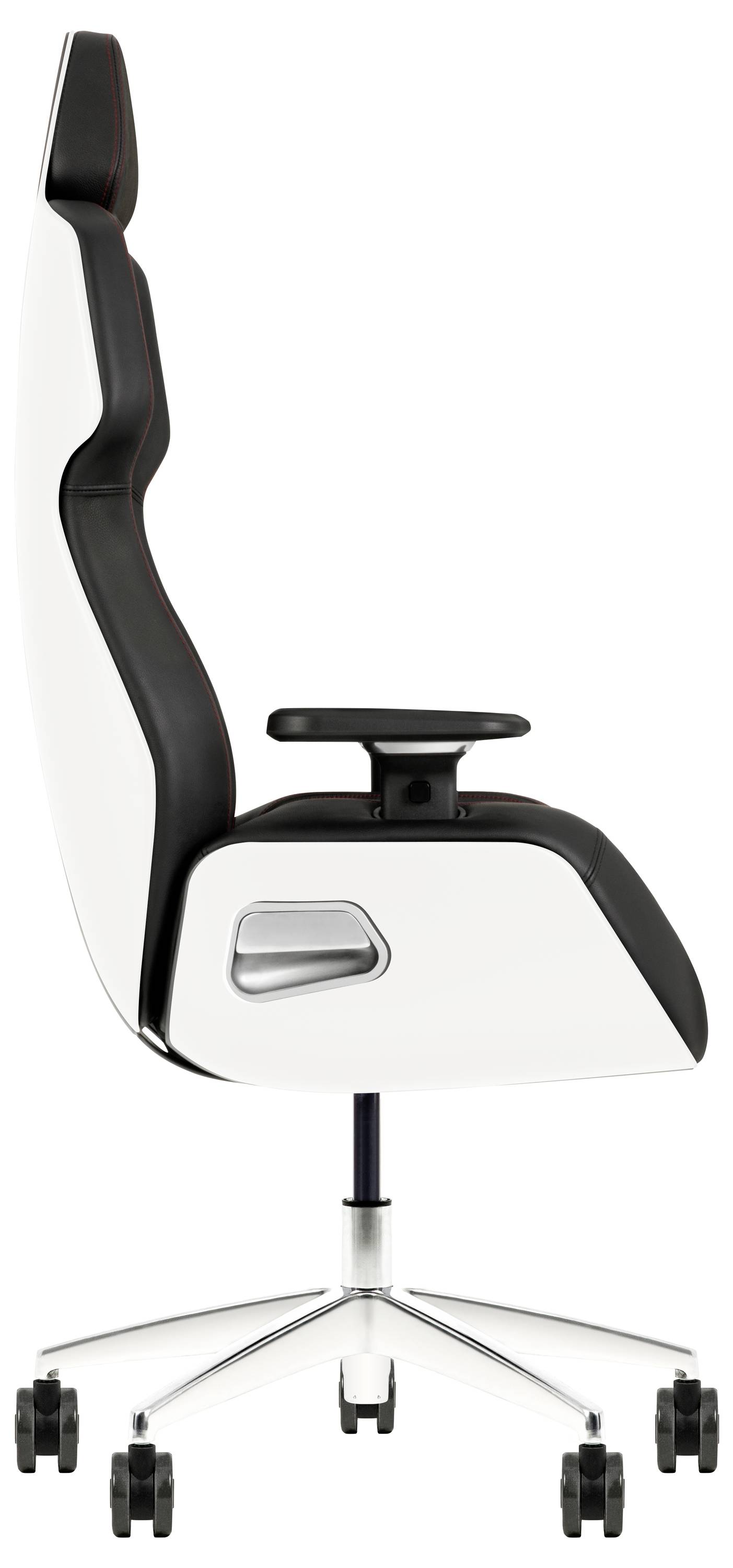 Moderná, ergonomická kancelárska stolička v bielej farbe s nastaviteľnými opierkami rúk, čiernym čalúnením a kolieskovou základňou, pohľad z boku.