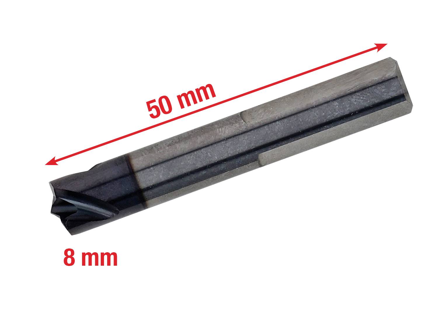 Valcový kovový nástroj, 50 mm dlhý a 8 mm široký, so zaostreným hrotom, používaný na obrábanie alebo vŕtanie.