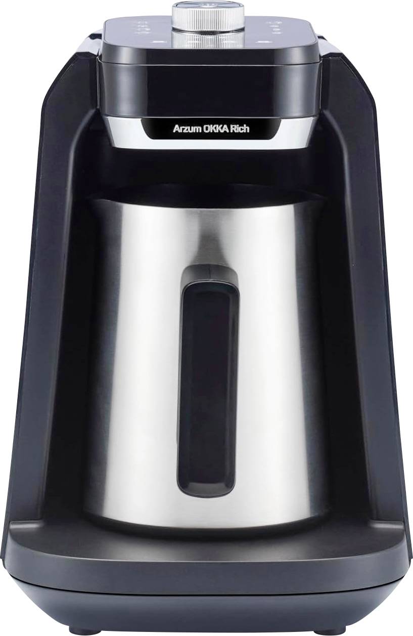 Elegantný, moderný kávovar s nerezovou kanvicou, umiestnený na čiernej základni. Na vrchu je viditeľný ovládací volič.