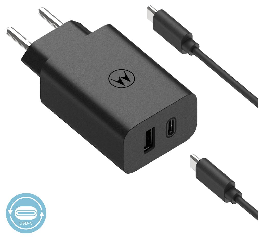 Čierny nabíjací adaptér s logom 'Motorola', vybavený USB-C a USB-A portami. Súčasťou balenia je USB-C na USB-C kábel, vhodný pre rýchle nabíjanie.