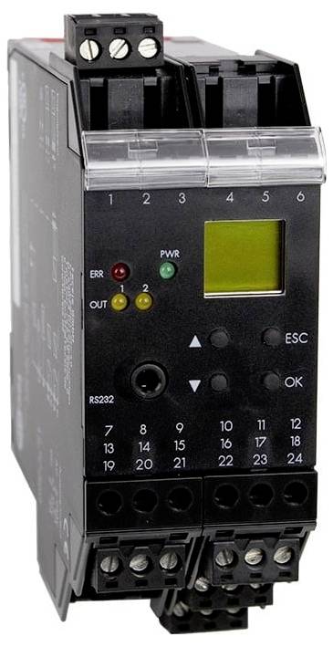 Čierne elektronické priemyselné zariadenie s tlačidlami, malým displejom zobrazujúcim údaje a indikátormi označenými "ERR", "PWR" a "OUT".