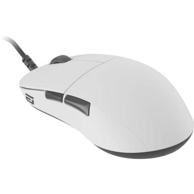 Elegantná, biela počítačová myš s rolovacím kolieskom a bočnými tlačidlami, pripojená šnúrou, navrhnutá pre ergonomický komfort ruky a precíznosť.