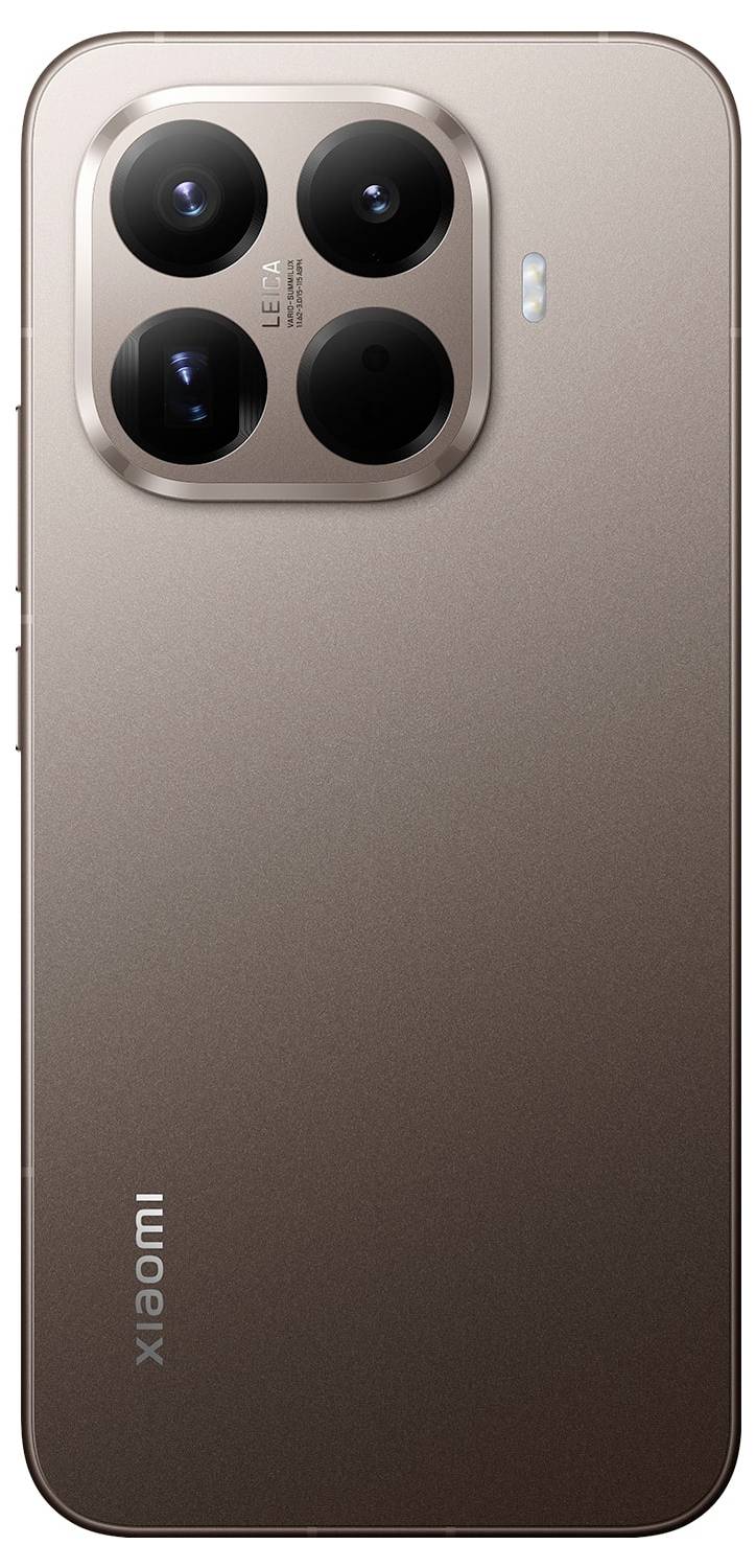 Pohľad zozadu na smartfón v kovovej farbe, zobrazujúci štyri objektívy fotoaparátu a logo Xiaomi v spodnej časti.