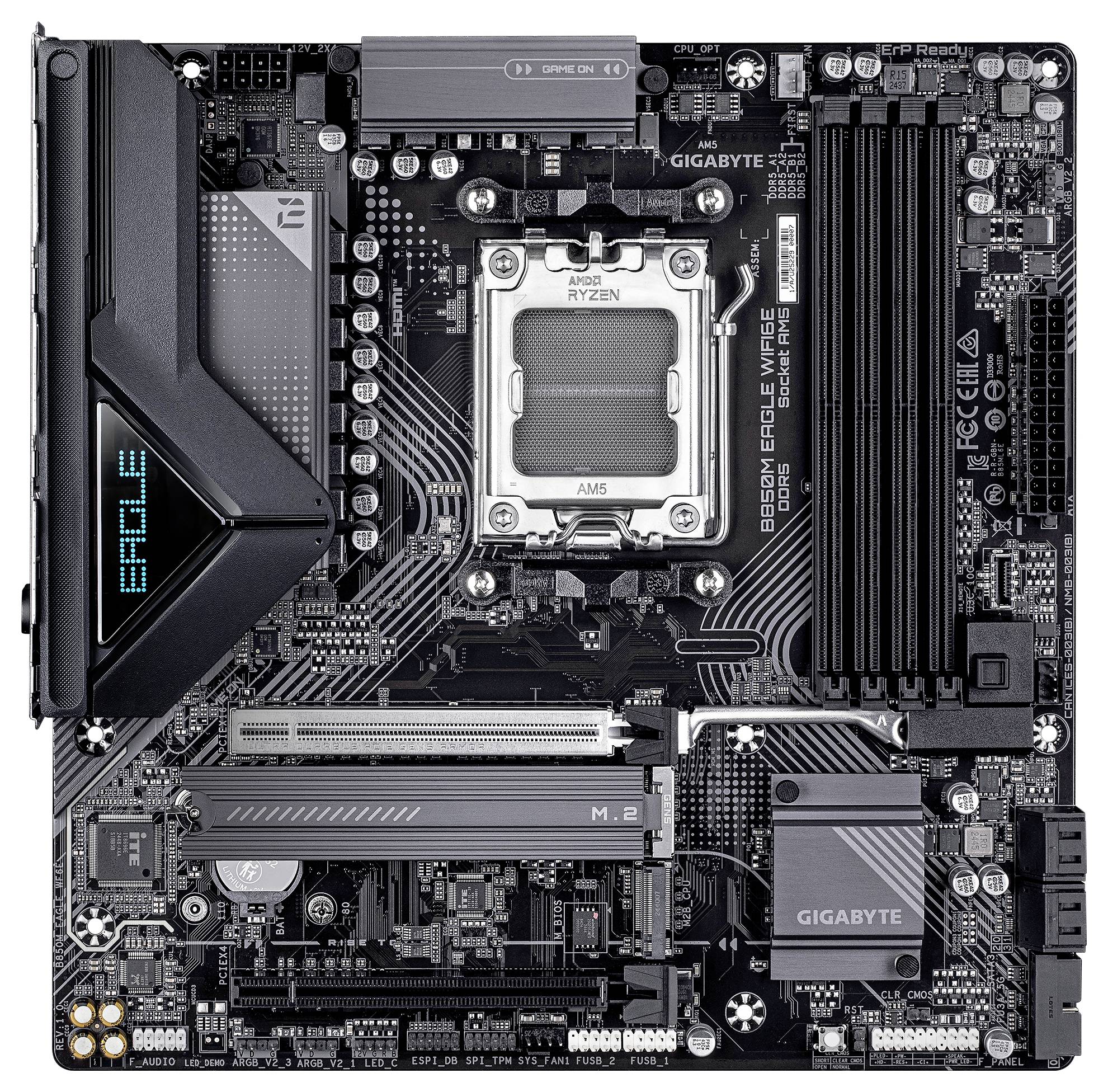 Základná doska Gigabyte s socketom pre procesor AMD Ryzen, niekoľkými slotmi pre RAM pamäte a viacerými konektormi pre PCIe, M.2 a napájacie komponenty.