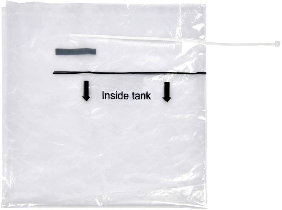 Transparentná plastová taška do nádrže označená "Vnútri nádrže" so šípkami smerujúcimi nadol a tenkým hadičkou vychádzajúcou z pravého horného rohu.