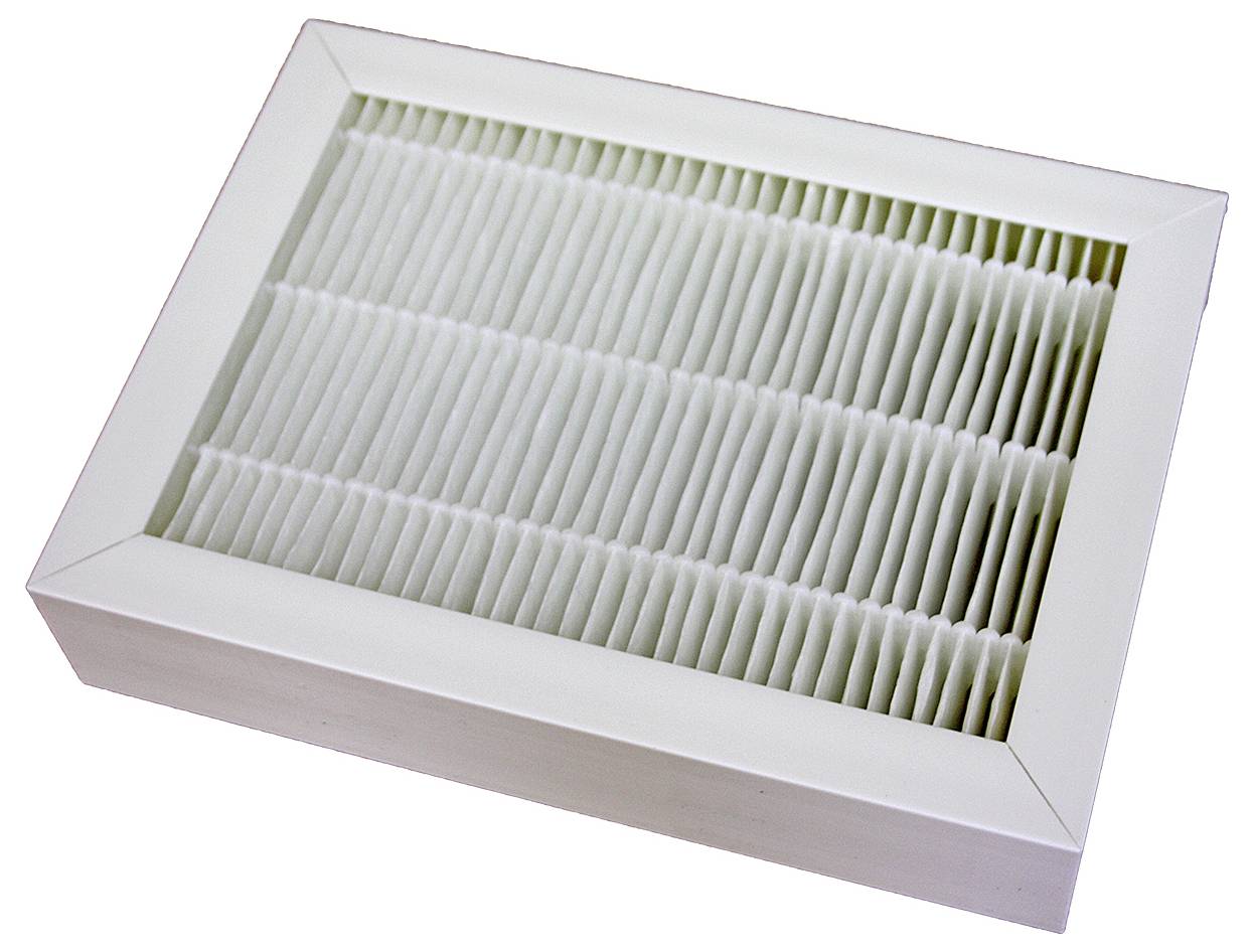 Obdĺžnikový vzduchový filter so zvráskavaným bielym materiálom v bielom ráme, ktorý je určený na zachytávanie prachu a particiel v systémoch HVAC.
