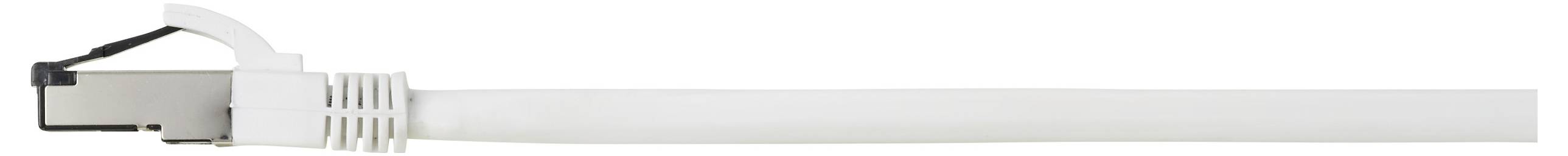 Biely kábel Ethernet s priehľadným konektorom je umiestnený pred jednoduchým pozadím.