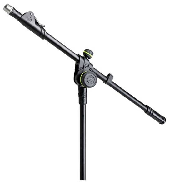 Čierne nastaviteľné rameno mikrofónu s upevňovacími gombíkmi, navrhnuté pre presné umiestnenie v štúdiovom alebo javištnom prostredí.