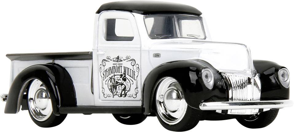 Čiernobiely vintage model nákladného automobilu so značkou 'Standard Oil' na dverách a lesklými chrómovými detailmi.