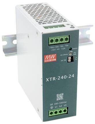 Napájací zdroj namontovaný na DIN lište, označený štítkom 'MEAN WELL XTR-240-24'. Má vstupné a výstupné svorky a indikačné kontrolky.
