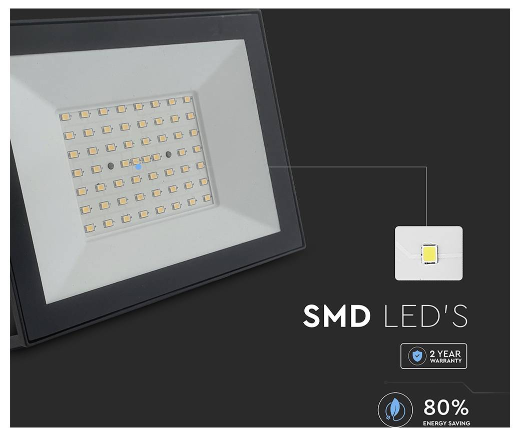 Reflektor so SMD LED diódami, ponúkajúci '2-ročnú záruku' a '80% úsporu energie'.