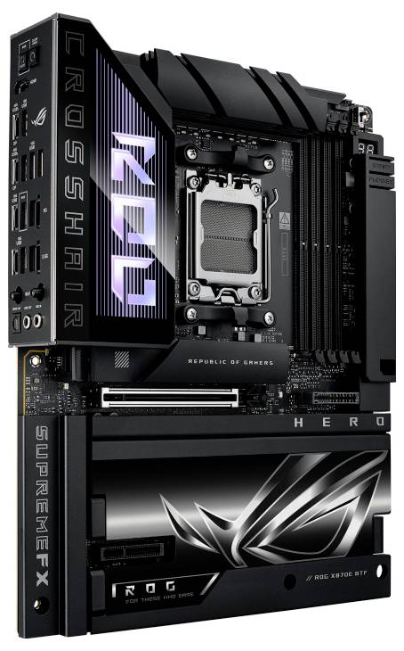 Vysoko výkonná čierna základná doska s RGB podsvietením a označením 'ROG', ktorá disponuje viacerými portami a slotmi pre pokročilé zostavy počítačov.