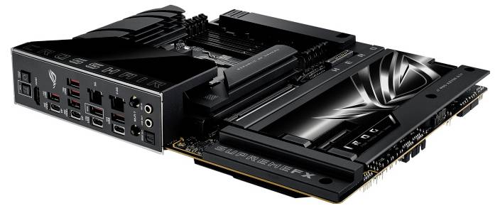 Čierna počítačová základná doska s viacerými slotmi a portami, navrhnutá pre pokročilé hranie hier s viditelnými nápismi 'CROSSHAIR' a 'REPUBLIC'.