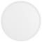 Kruhový biely tanier s hladkým povrchom a čistým okrajom.