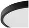 Detailný záber minimalisticky navrhnutého stropného svietidla v modernom štýle, s kruhovým tvarom, čiernym obvodovým lemom a bielym difúzorom.
