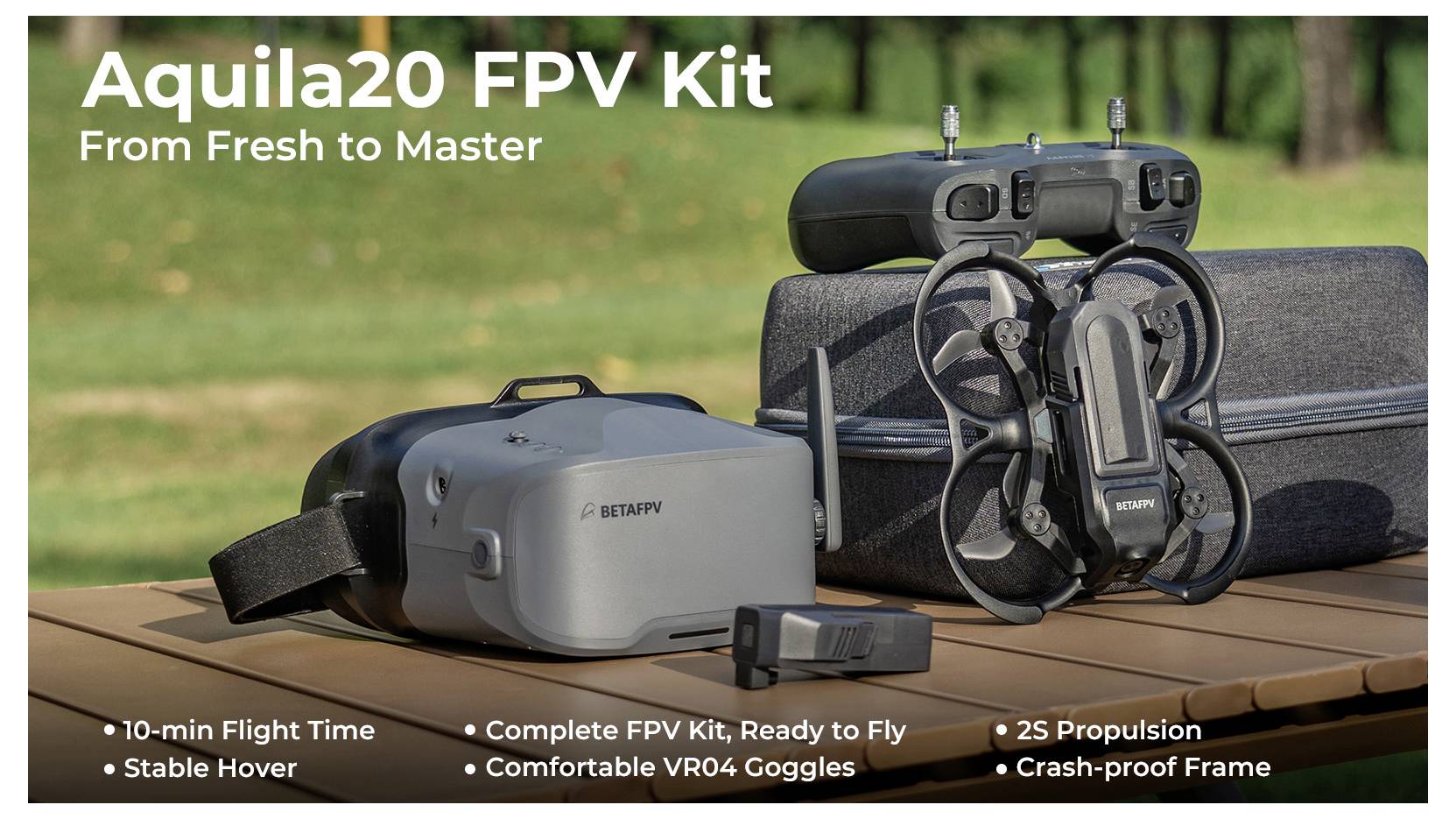 Aquila20 FPV Kit od BetaFPV na stole vonku, ktorý zobrazuje sivú VR headsetu a FPV drón s ovládačom, propagujúci balík pripravený na let.