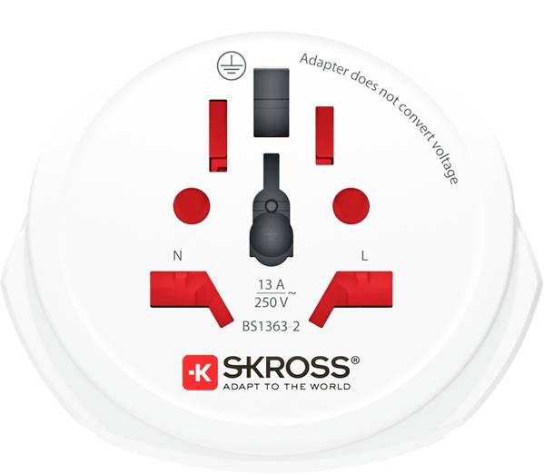 „SKROSS cestovný adaptér, označený ako „Adaptér nekonvertuje napätie", podporuje 13A, 250V, štandard BS1363-2."