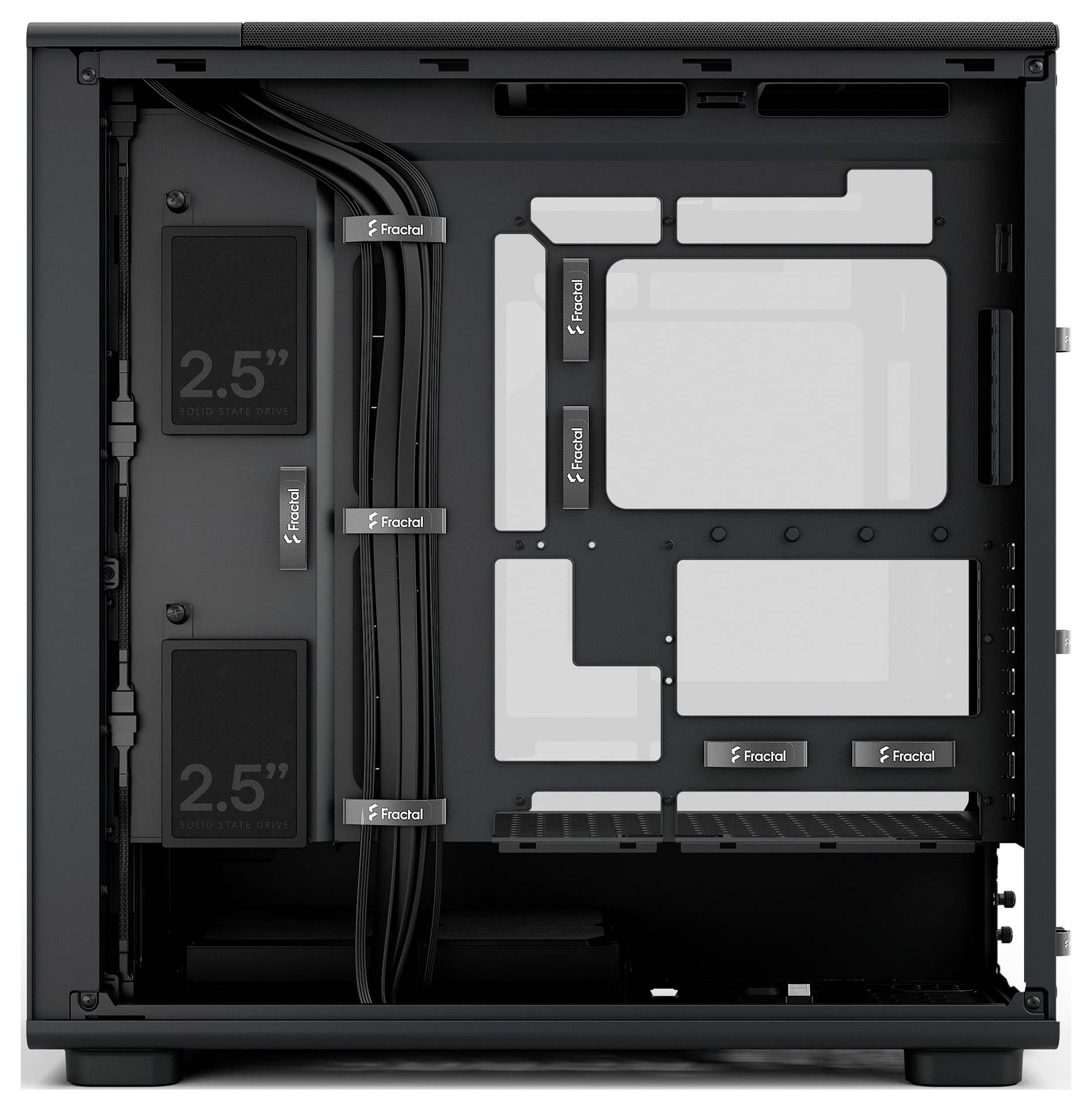 Vnútro PC skrine s kanálmi na vedenie káblov, montážnymi miestami pre SSD a veľkým voľným priestorom pre komponenty.