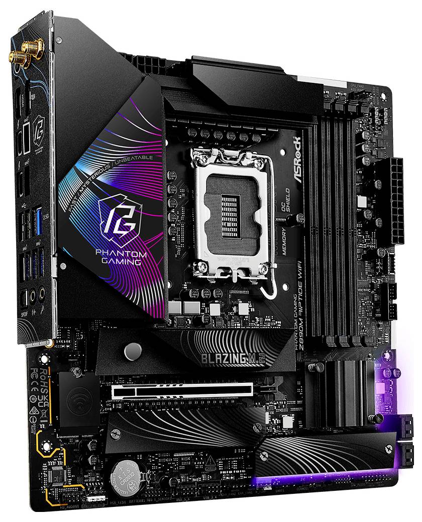 Doska ASRock Phantom Gaming sa vyznačuje čiernym dizajnom s RGB osvetlením, viacerými PCIe slotmi a pamäťovými slotmi, a zobrazuje branding BLAZING.