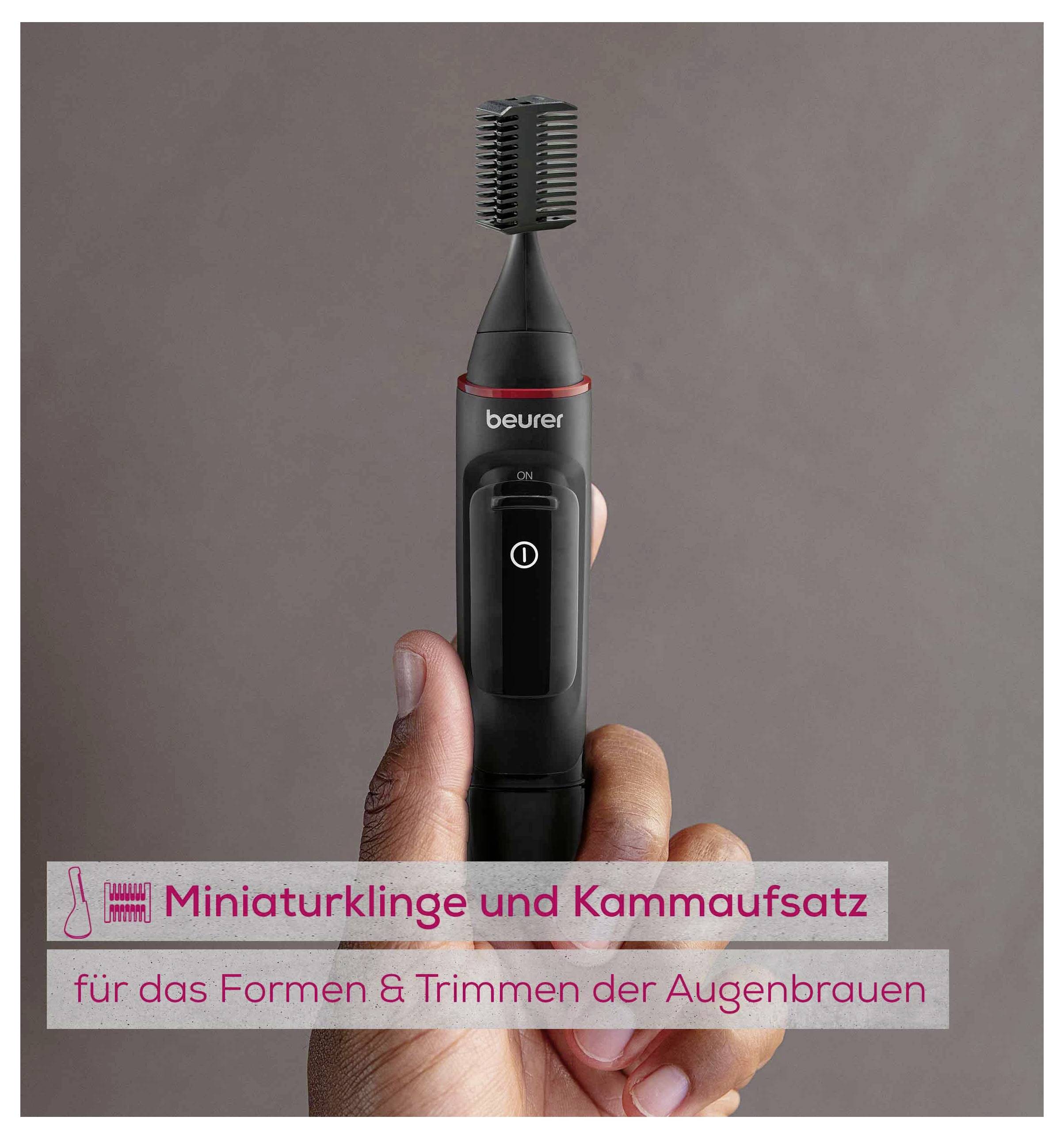 Ruka drží kompaktný trimmer na obočie s hrebeňovou príslušenstvom. Text znie: Miniatúrne ostrie a hrebeňový nástavec na tvarovanie a strihu obočia.