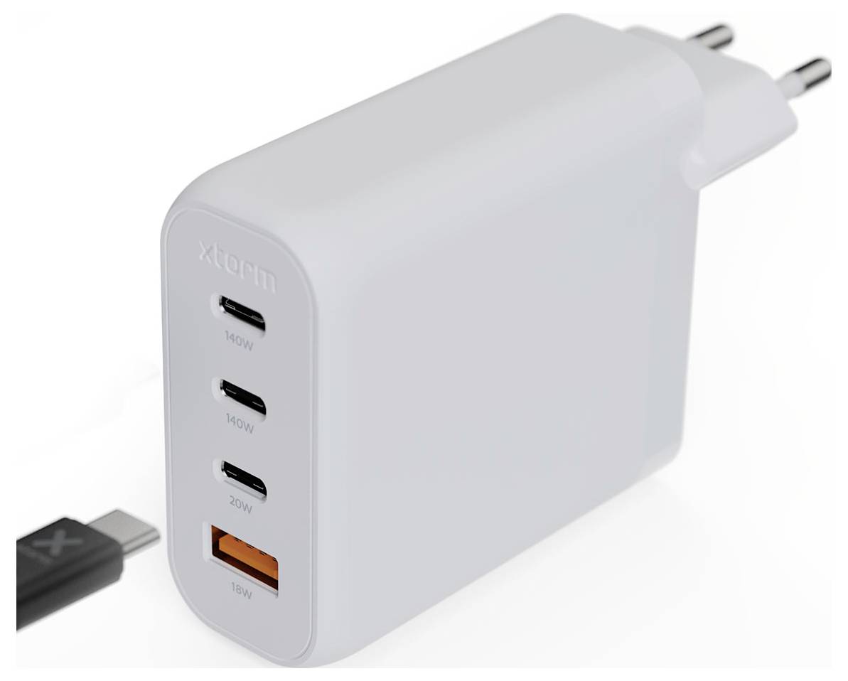 'Biela viacportová USB nabíjačka s textovým označením udávajúcim jeden 100W, dva 30W, jeden 20W USB-C port a jeden 18W USB-A port.'