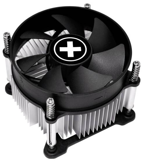 Chladič procesora počítača s čiernym ventilátorom a strieborným chladiacim teľom, s logom plusu v strede, navrhnutý na tepelnú reguláciu.