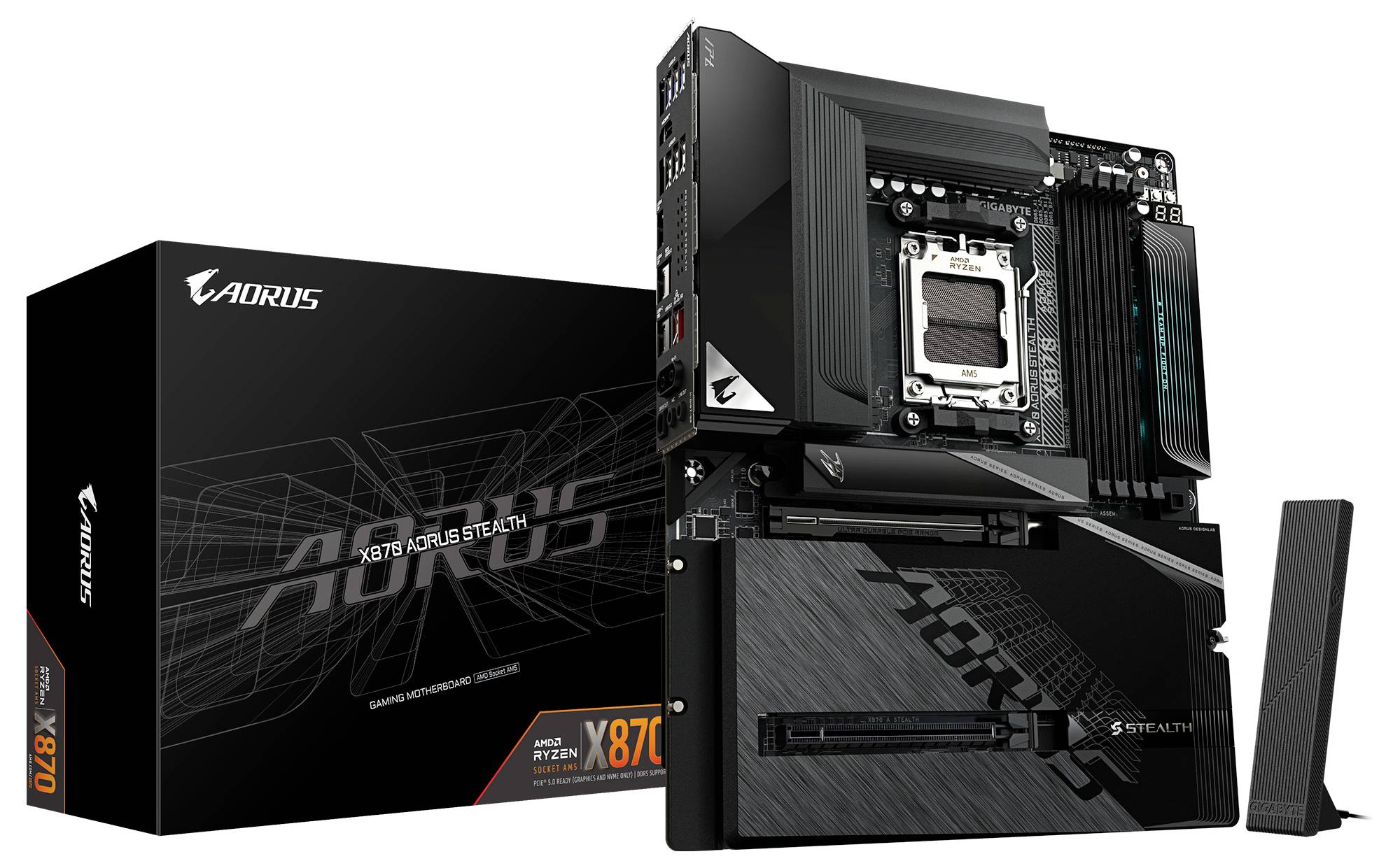 Základná doska AORUS X870 STEALTH ICE s originálnou krabicou a zahrnutou čiernou bezdrôtovou anténou, zobrazená spredu a zozadu na bielom pozadí.