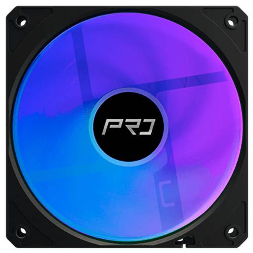 Čierny chladiaci ventilátor na PC s RGB osvetlenými lopatkami, zobrazujúci modrý až purpurový prechod a logo „PRJ" v strede.