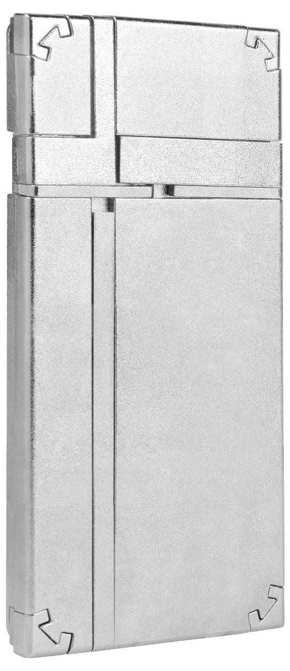 Strieborný, obdĺžnikový, geometrický predmet so symetrickými čiarami a rohových dizajnmi, ktorý sa podobá na moderný, minimalistický gadget alebo zariadenie.