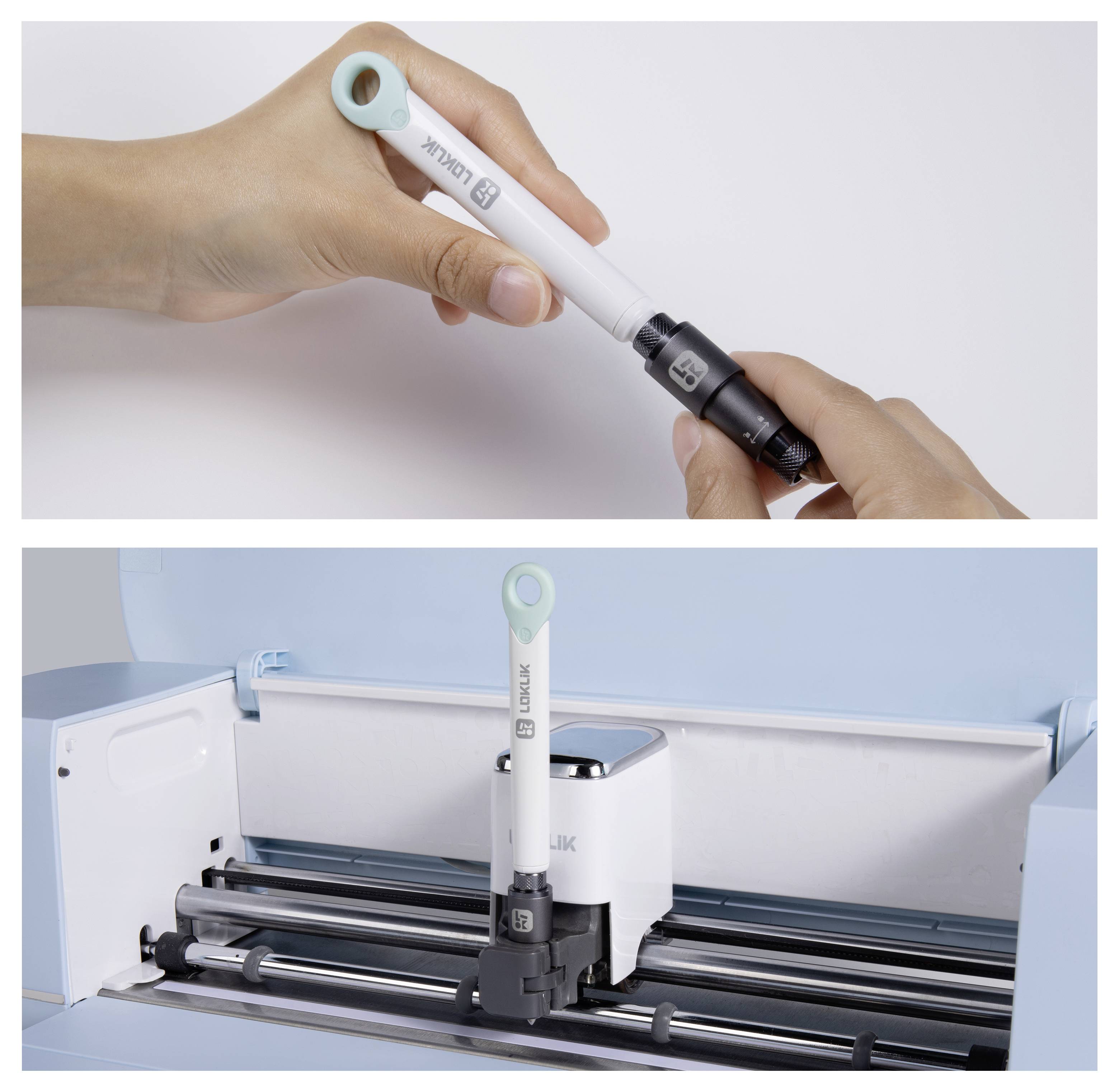 Osoba vkladá pero Cricut do držiaka stroja a pripravuje ho na použitie. Pero je umiestnené v svetlomodrom stroji Cricut.