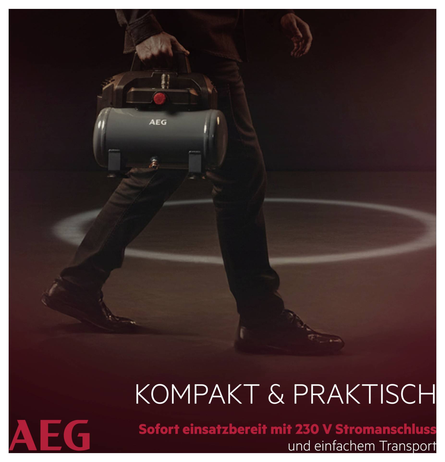 Muž nesie kompaktný, prenosný kompresor od AEG. Text: 'Kompaktný & Praktický', 'Okamžite pripravený na používanie so 230 V elektrickým pripojením'.