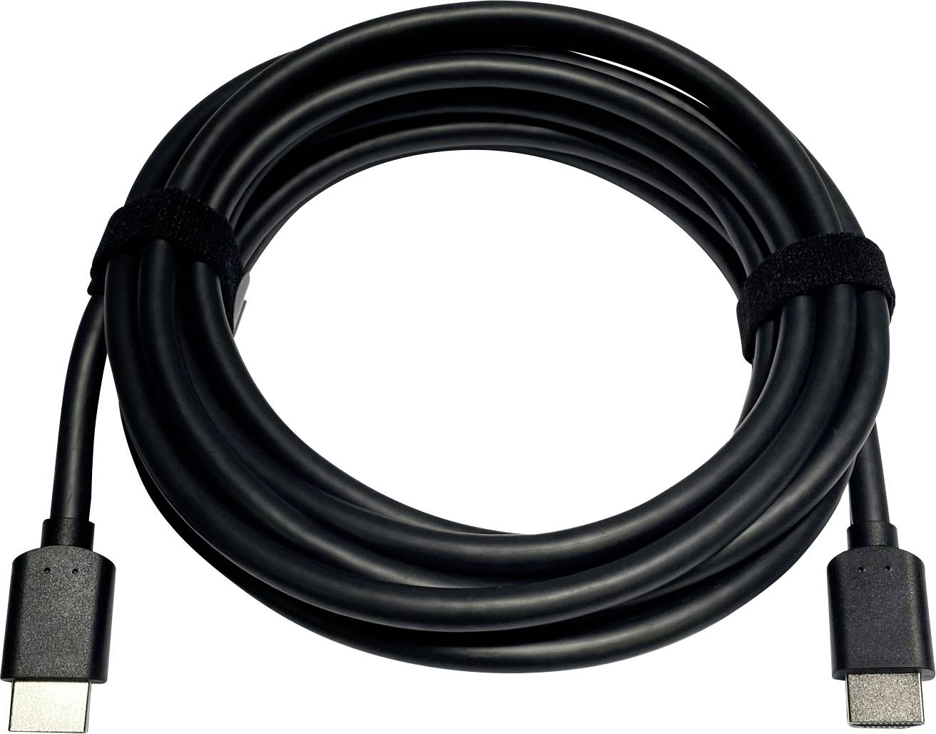 Stočený, čierny kábel HDMI s hladkým povrchom, opatrený konektorom na každom konci.