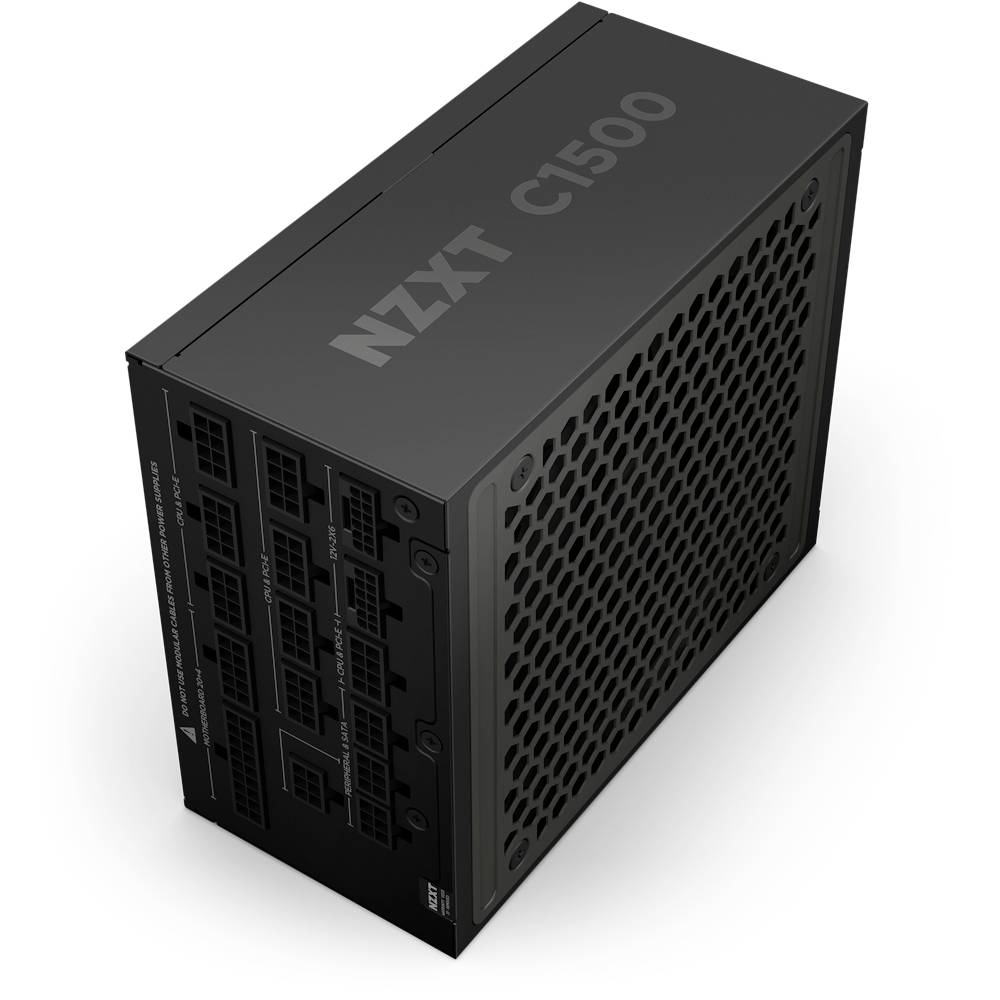 Zdroj napájania 'NZXT C1500' s modulárnymi portami káblov, vetranou stranou, čiernym puzdrom, zobrazený z uhla horného pohľadu.