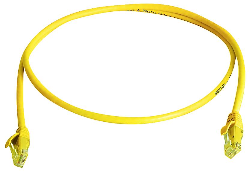 Žltý sieťový kábel Ethernet s dvoma konektormi RJ45 na bielom pozadí.