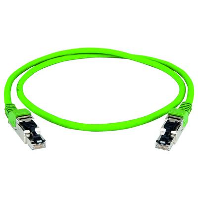 Jasne zelený ethernetový kábel s RJ45 konektormi na oboch koncoch, navinutý na bielom pozadí.