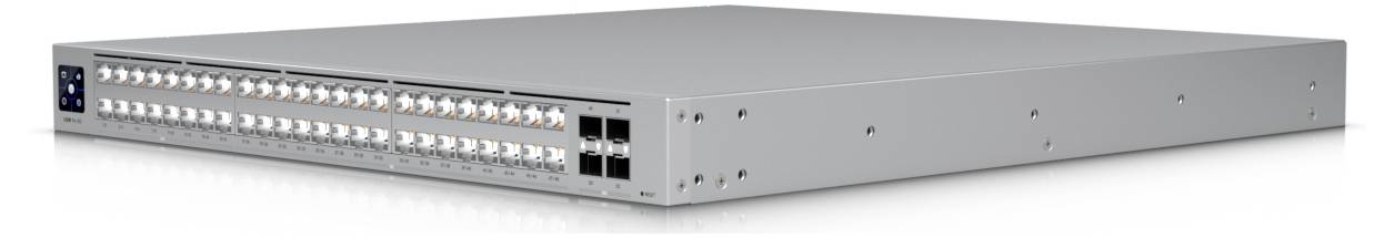 Strieborný sieťový prepínač s viacerými portami Ethernet a indikačnými svetlami.