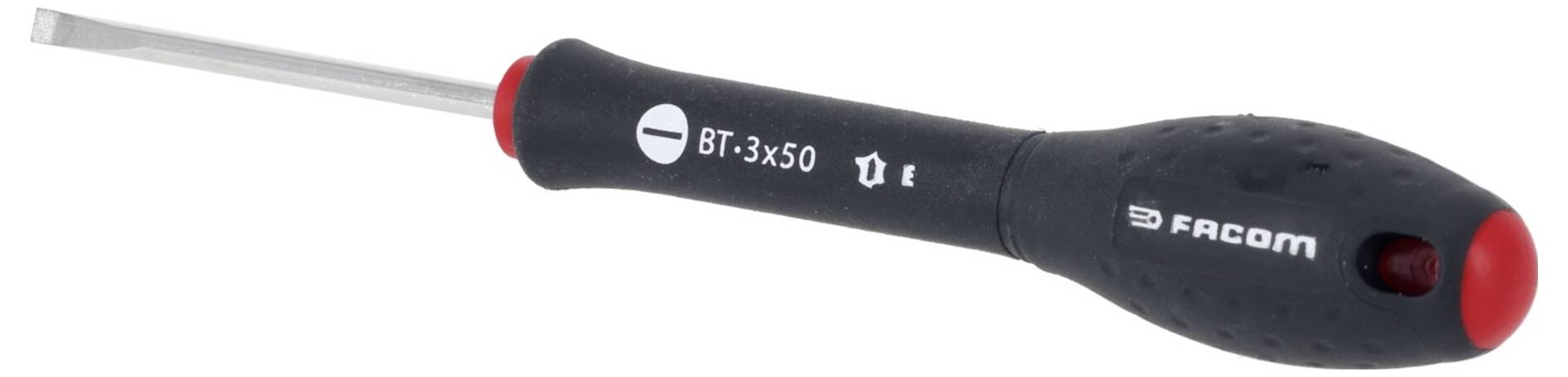 Čierno-červený plochý skrutkovač so štítkom „FACOM BT-3x50", vybavený protišmykovou rukoväťou a chromovanou čepeľou.