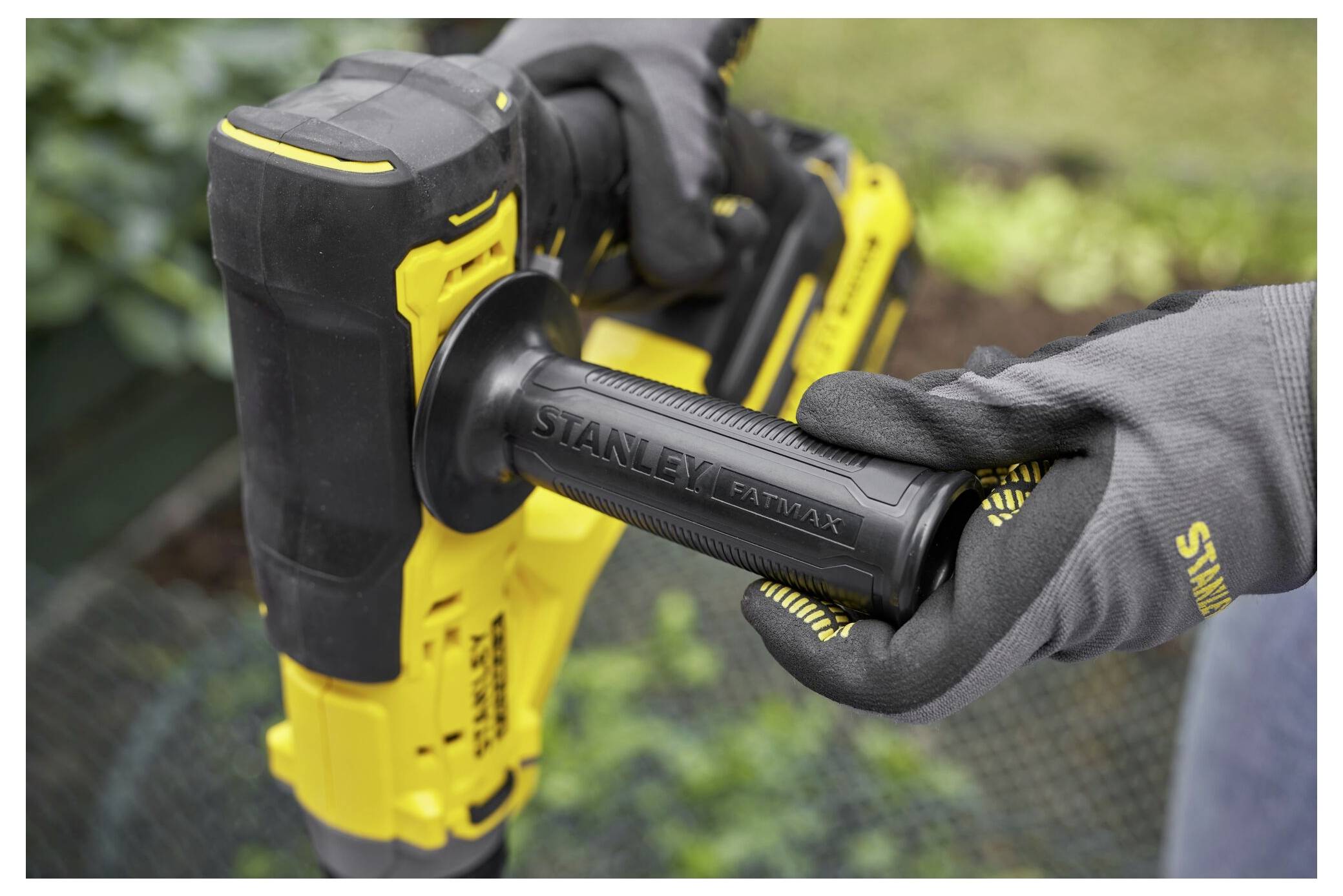 STANLEY V 20 aku vŕtací skrutkovač, 18 V Li-Ion akumulátor + akumulátor, vr. nabíjačky, SFMCGA75M1-QW-12