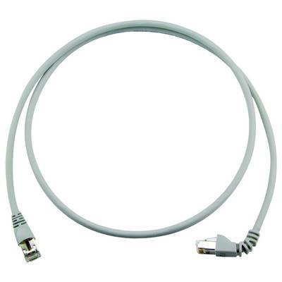 Ethernetový sieťový kábel s konektormi RJ45 navinutý na bielom pozadí.