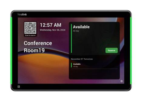 Yealink zobrazovač plánovania miestnosti zobrazuje Konferenčnú miestnosť 19, QR kód na check-in, čas 12:57 AM a aktuálny stav Dostupná s tlačidlom Rezervovať.