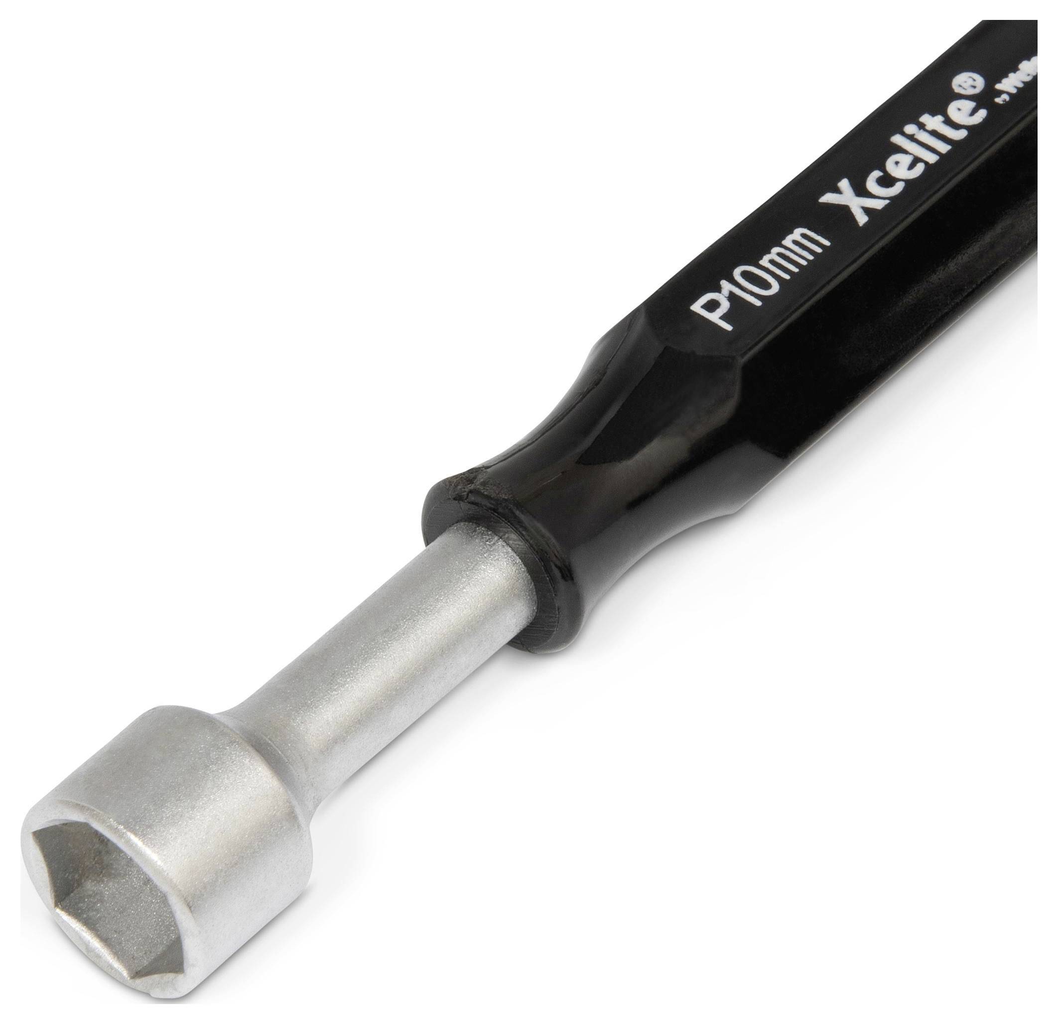 Zblízka čierny úchopový áčkový skrutkovač Xcelite P10mm so striebristým kovovým hrotom na bielom pozadí.