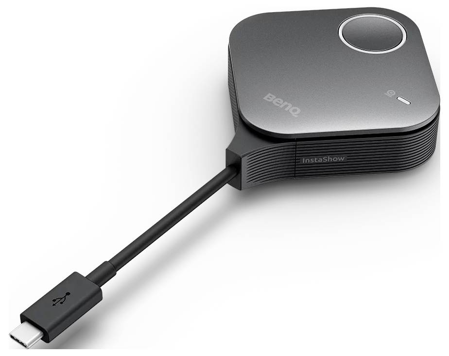 BenQ InstaShow bezdrôtové prezentačné zariadenie s pripojeným kábalom USB-C konektora na bielom pozadí