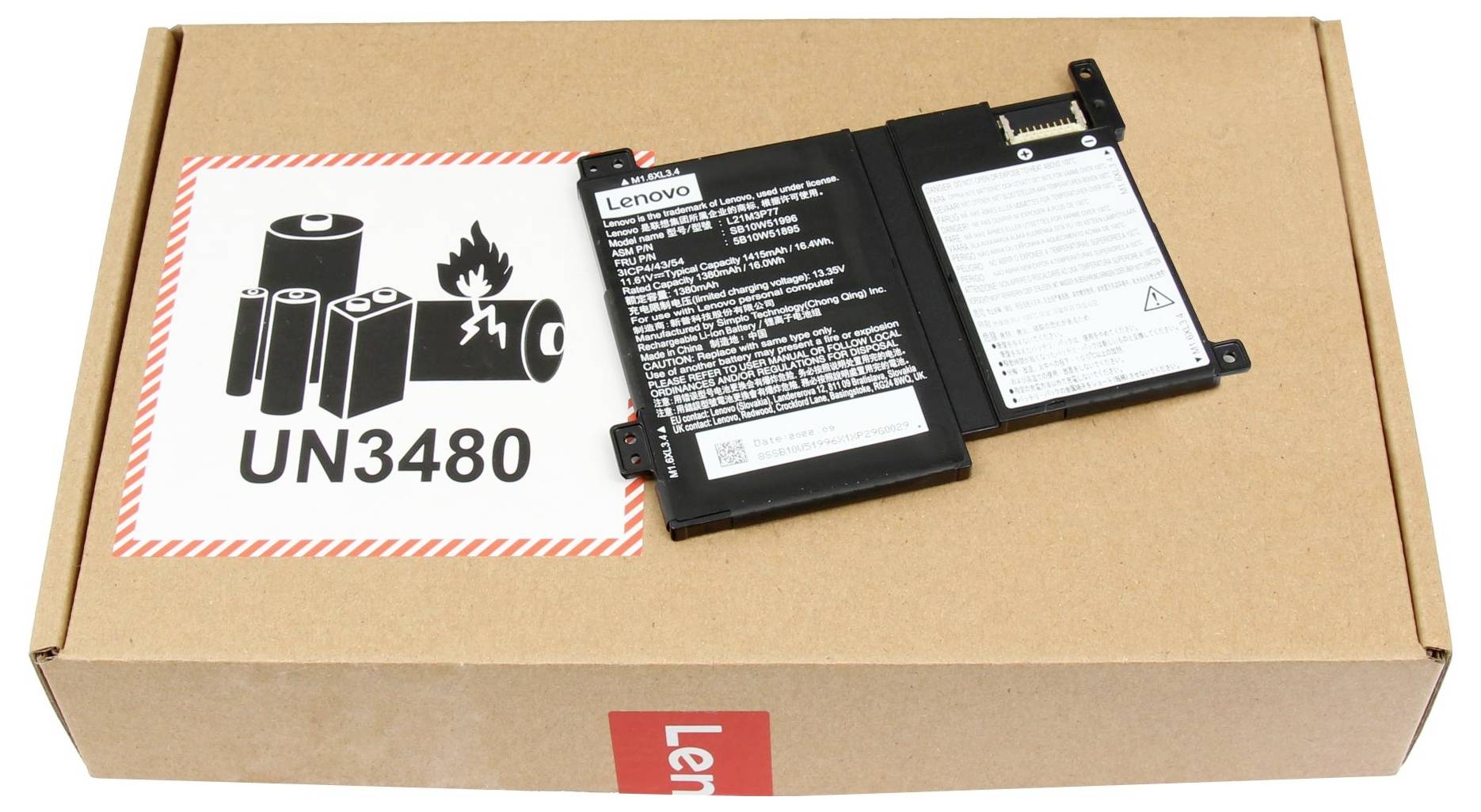 Kartónová prepravná krabica označená UN3480 s batériou notebooku Lenovo umiestnenou na vrchu, čo naznačuje balenie na prepravu lítiových batérií.