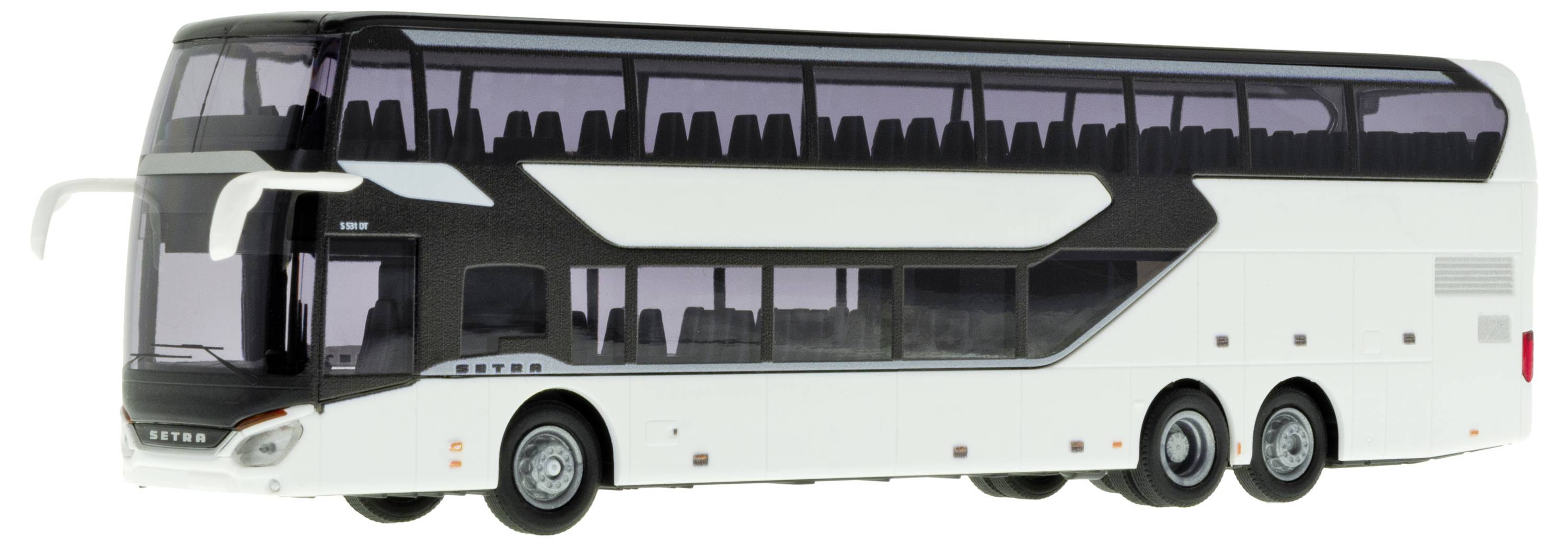 Biely dvojposchodový autobus v bočnom pohľade, s tmavými tónovanými oknami a čiernymi akcentami, izolovaný na jednoduchom pozadí.
