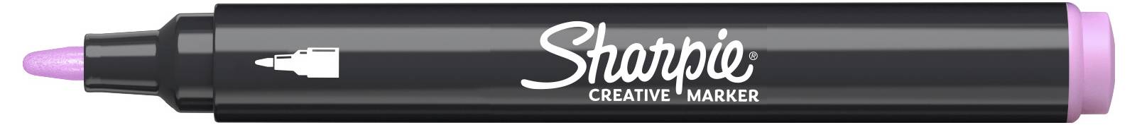 Čierna kreatívna fixka Sharpie s ružovým uzáverom a hrotom, zobrazená horizontálne na bielom pozadí.