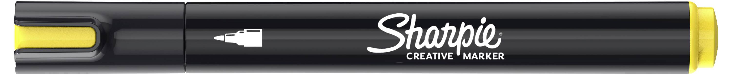 Čierny tvorivý marker Sharpie so žltou čiapkou a hrotom, zobrazený horizontálne na bielom pozadí.