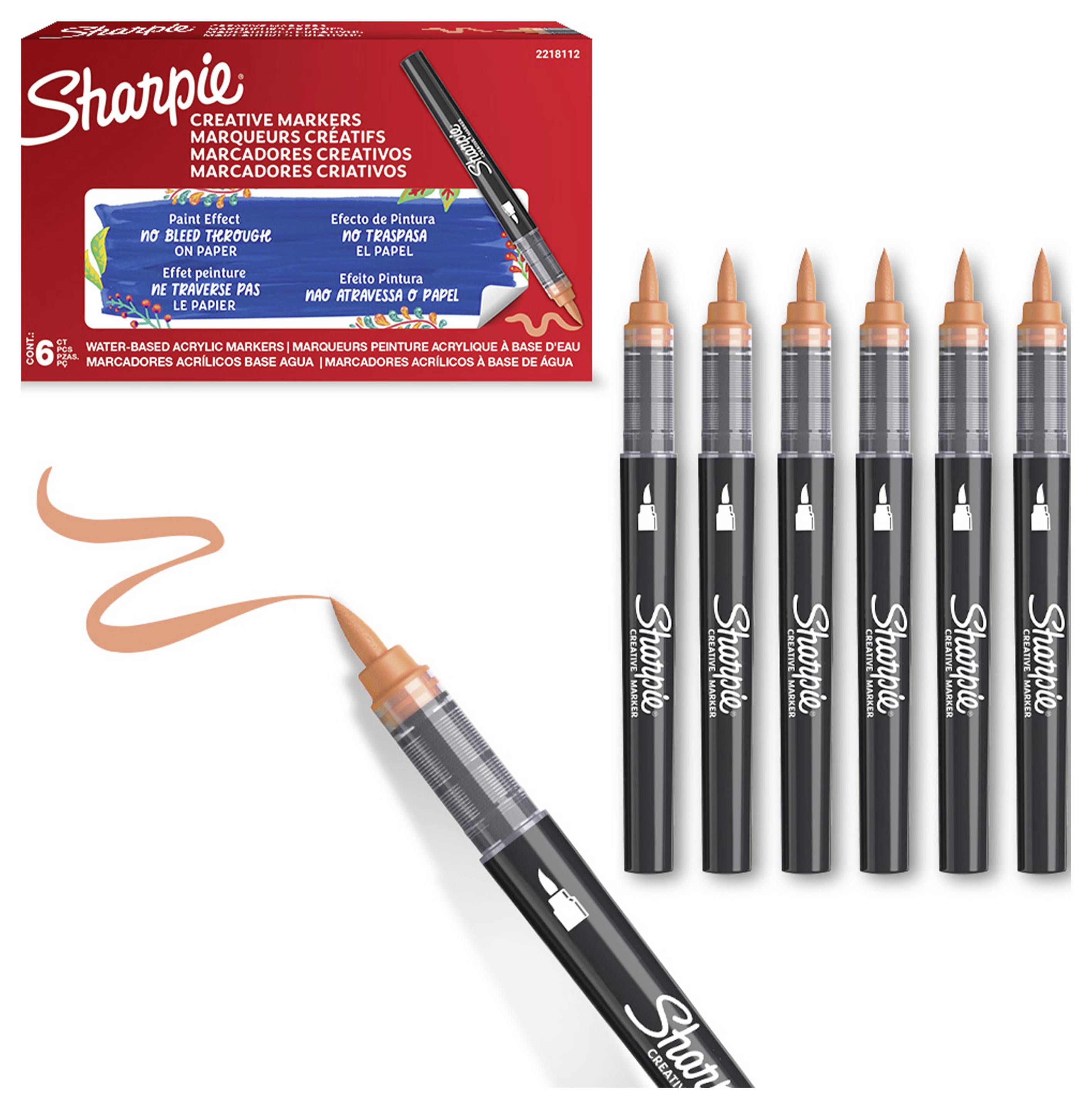 Sharpie Kreatívne Markery 6-balenie na červenom obale, so šiestimi čiernymi markermi zobrazené a jedným kresliacim oranžovým ťahom štetca.